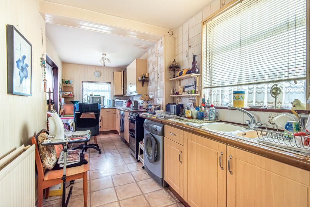 Property photo 2 of 10 Kitchen
