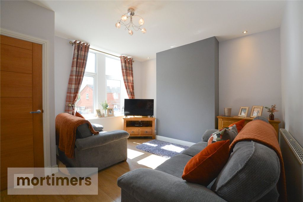 Property photo 2 of 17 Living Room