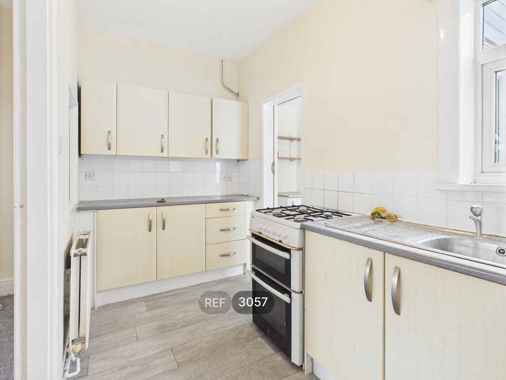 Property photo 1 of 21 Kitchen