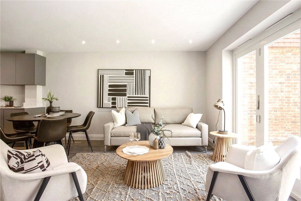 Property photo 3 of 13 Reception