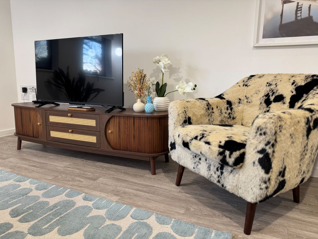 Property photo 3 of 19 Image