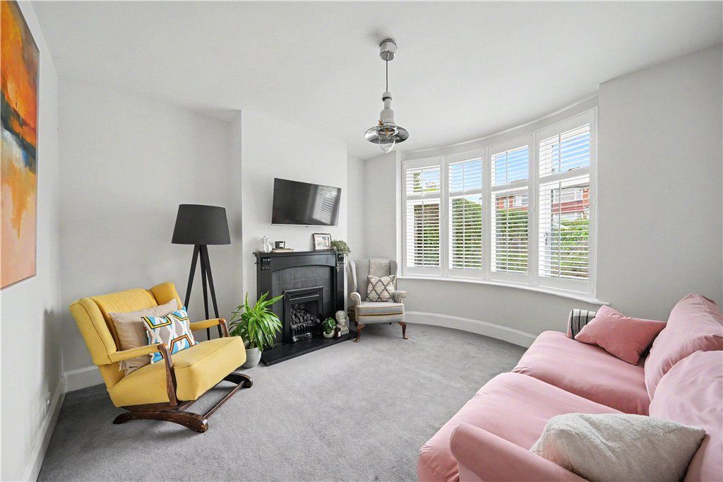 Property photo 3 of 18 Sitting Room