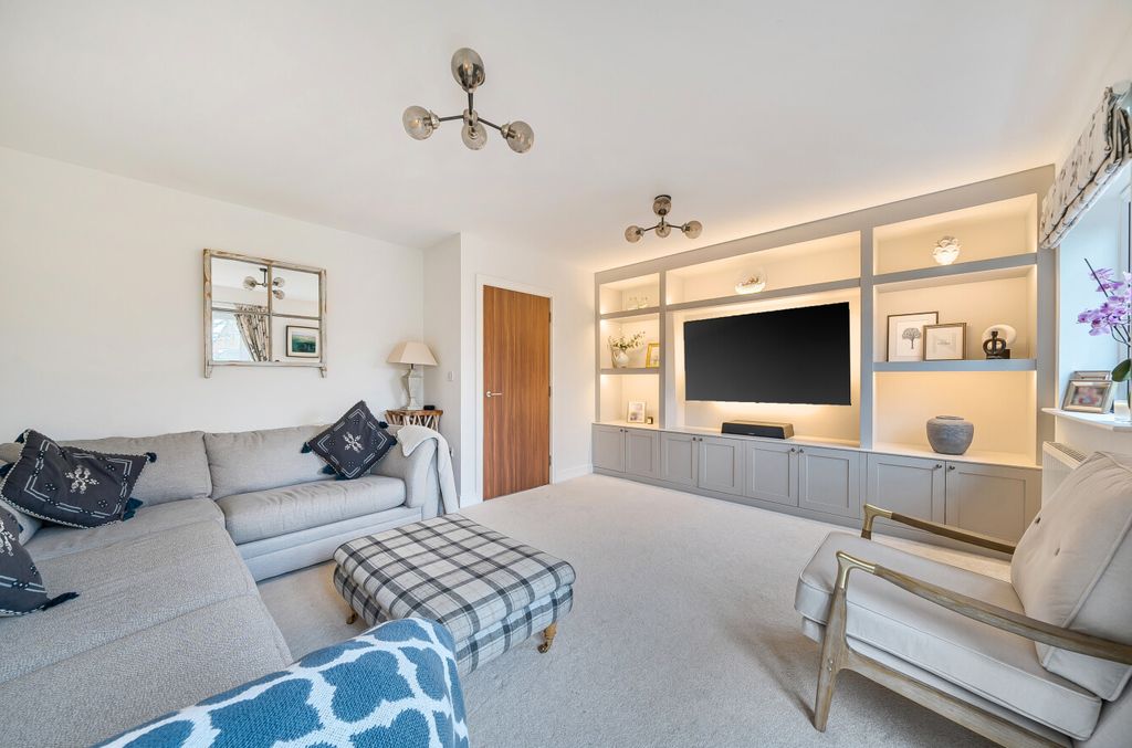 Property photo 3 of 36 1403279-23-6985c9...