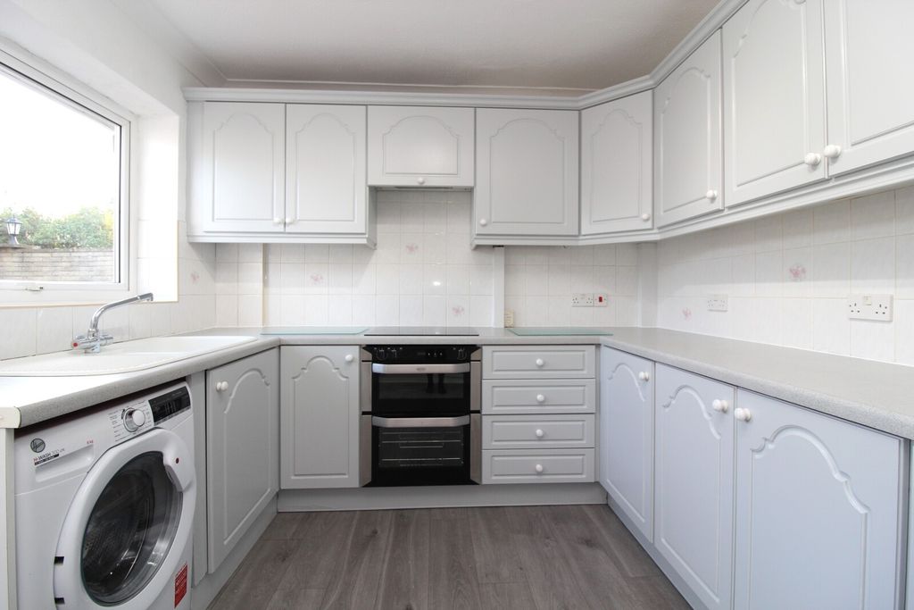 Property photo 2 of 13 Kitchen