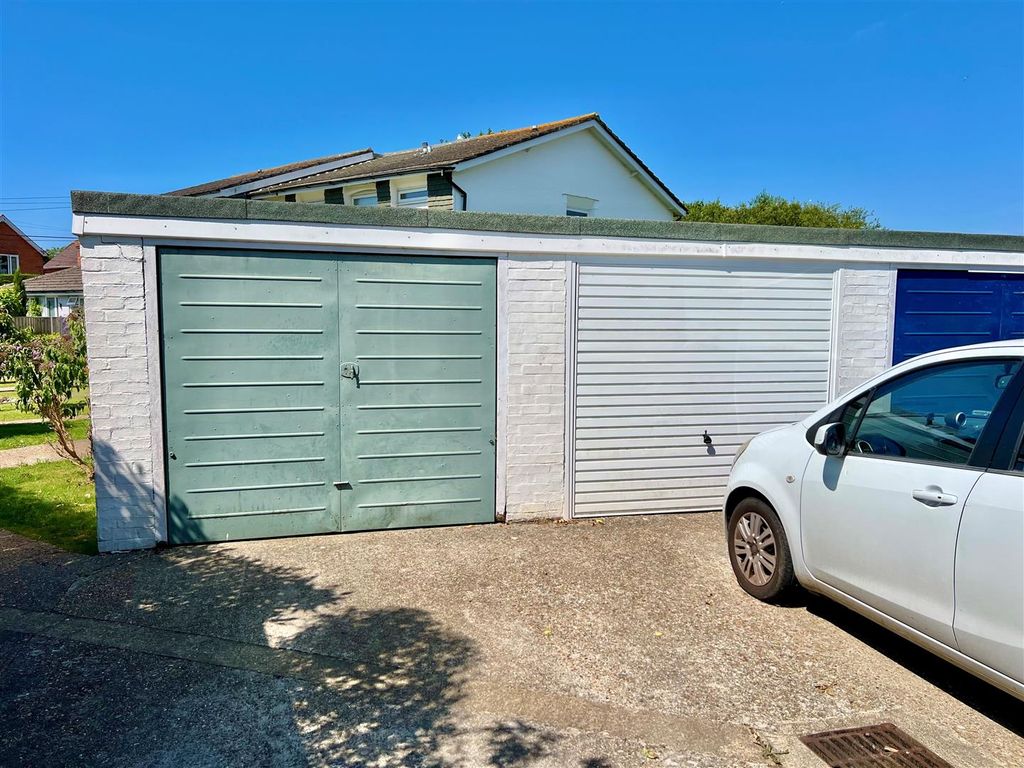 Property photo 3 of 4