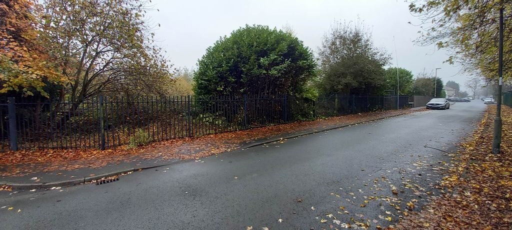 Property photo 2 of 5