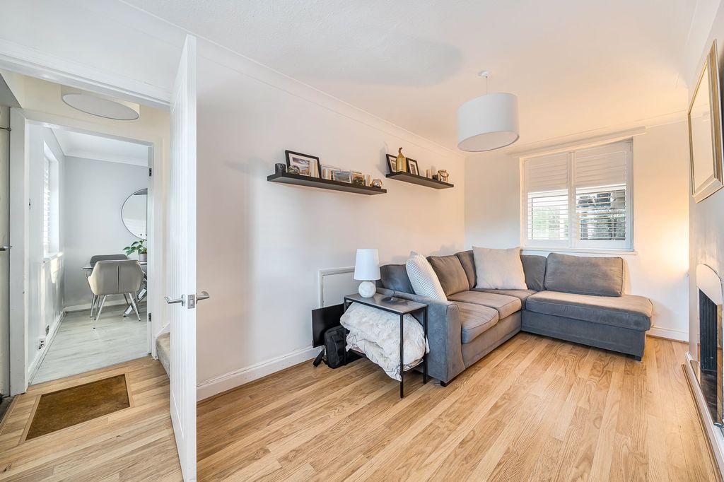 Property photo 2 of 21