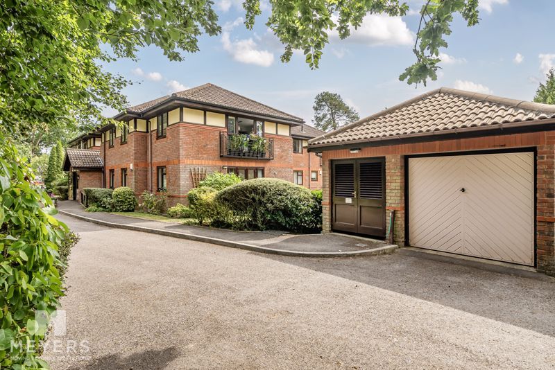Property photo 1 of 11 Outside