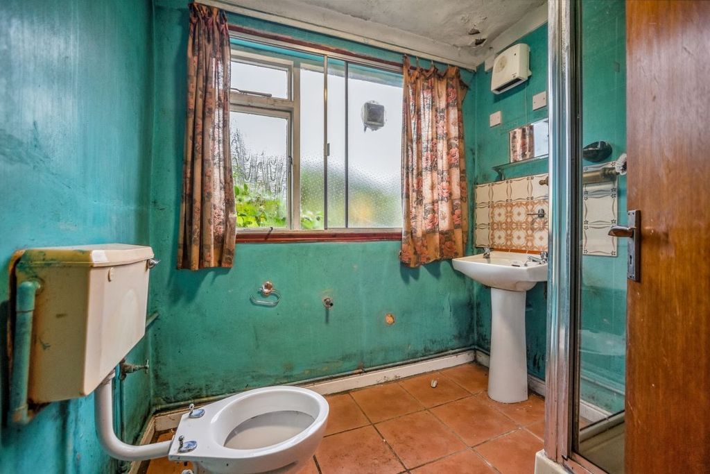 Property photo 3 of 16