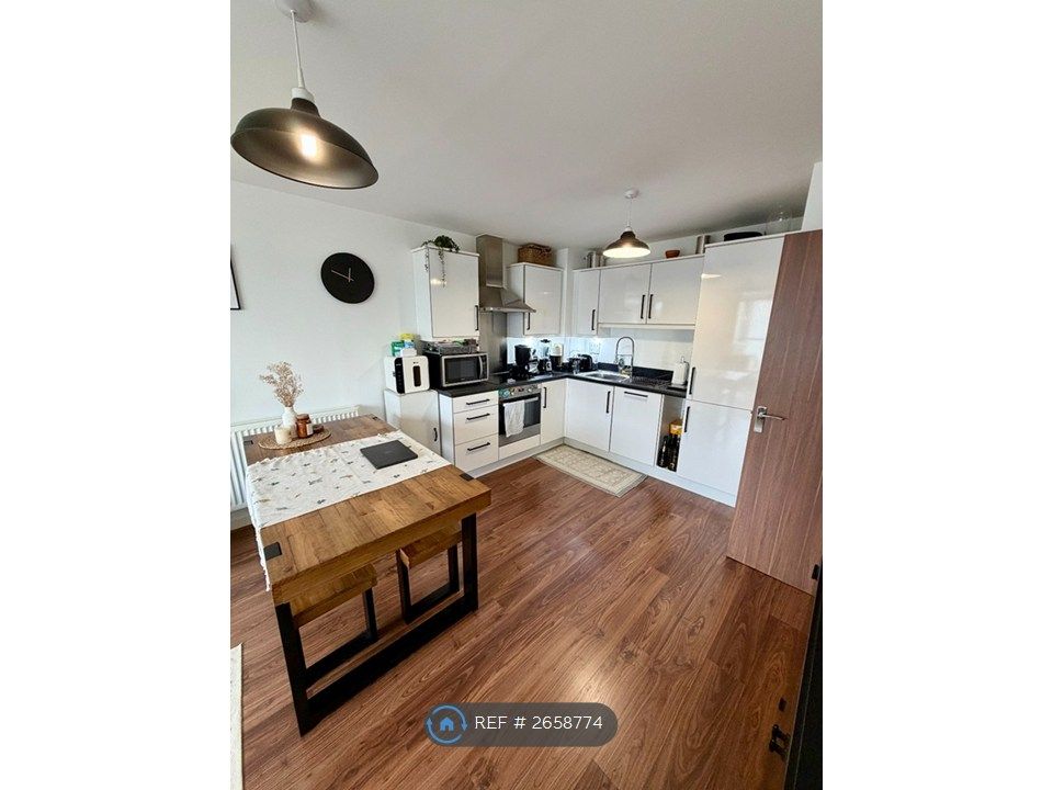 Property photo 2 of 20