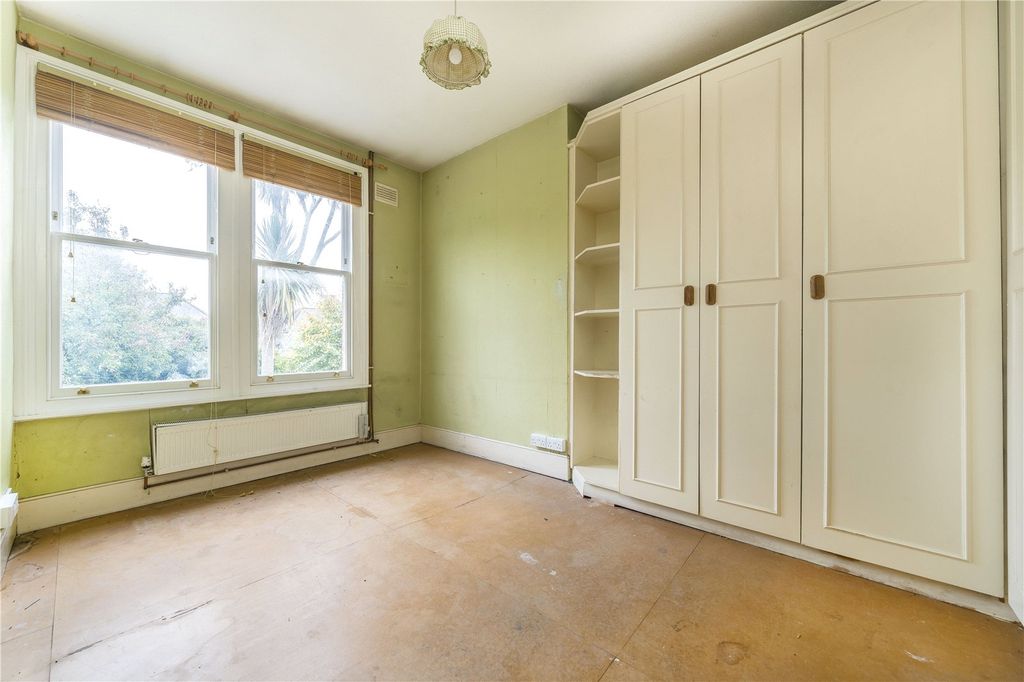 Property photo 2 of 6 Picture No. 11