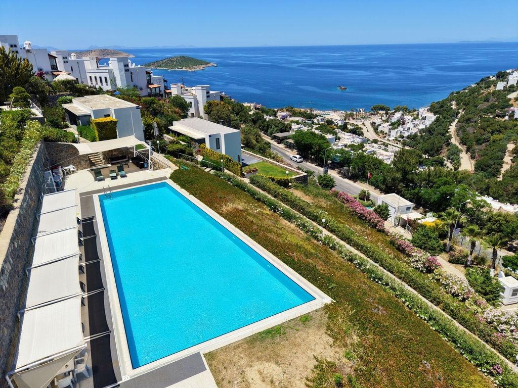 Property photo 2 of 24 Exquisite Semi-Detached Yalikavak Villa For Sale - Communal Pool And Amazing Sea Views