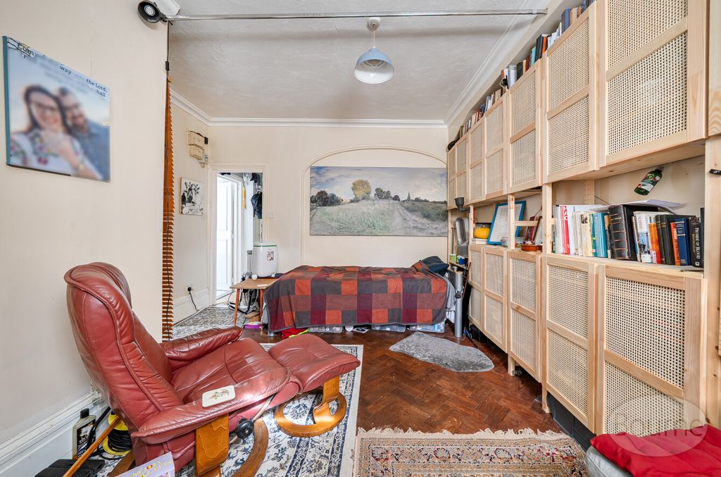 Property photo 3 of 17 725Cb2Fa-03Dd-487...