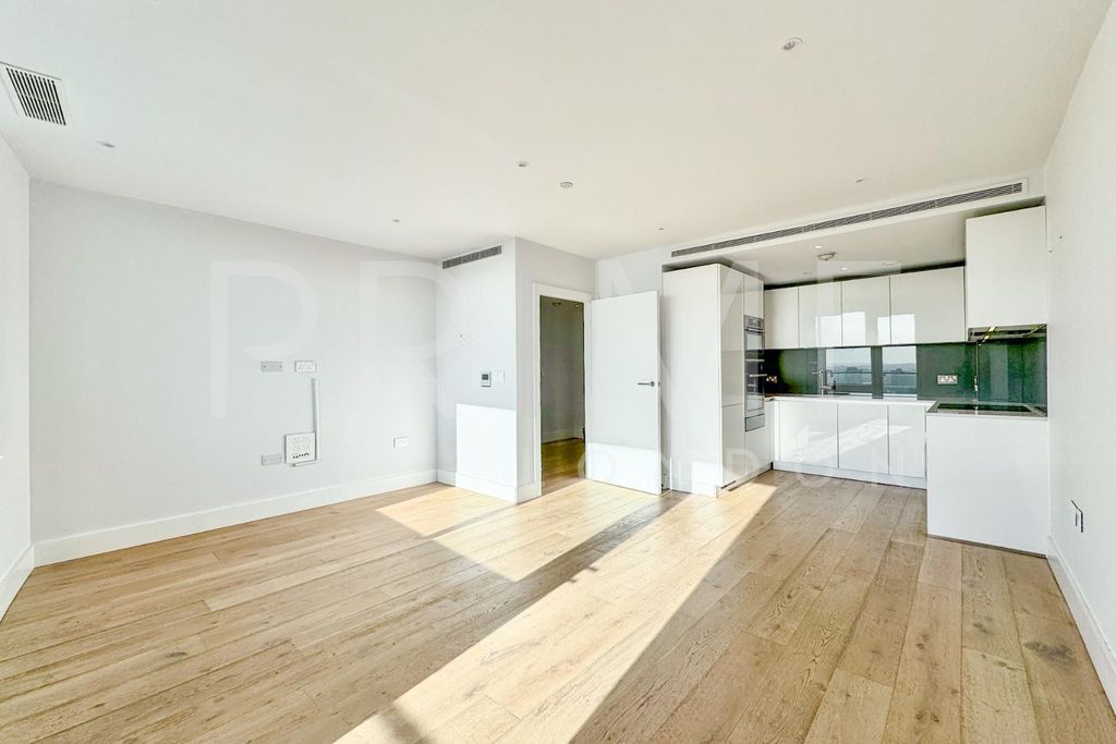 Property photo 2 of 8 Lw1B1 (3).Jpg