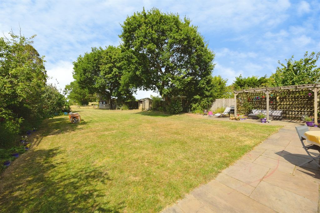 Property photo 2 of 20