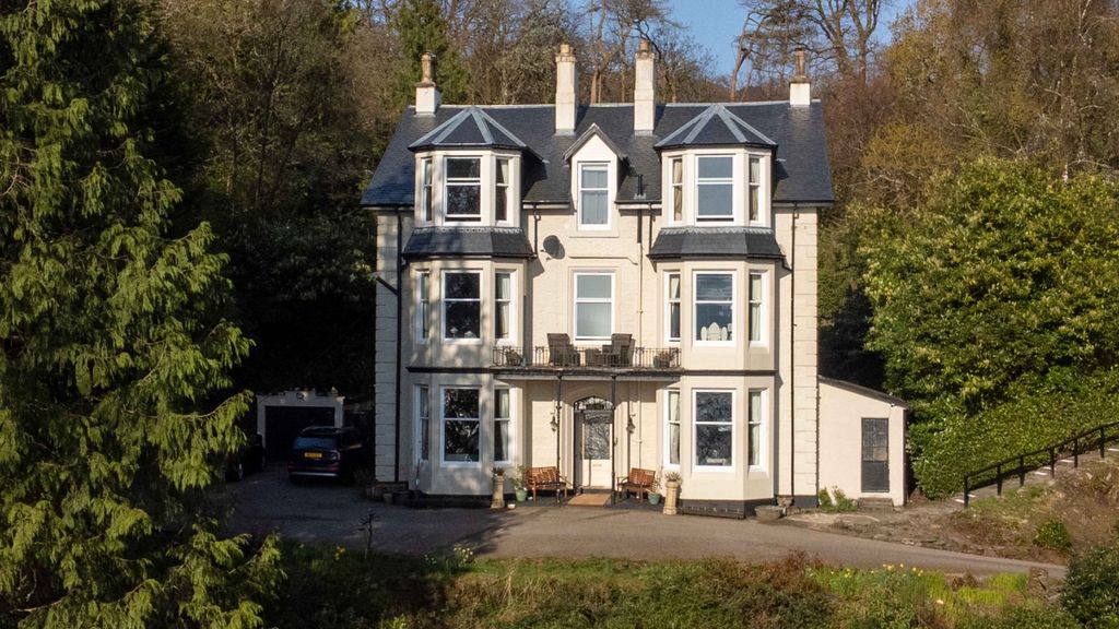 Property photo 1 of 28 4003761