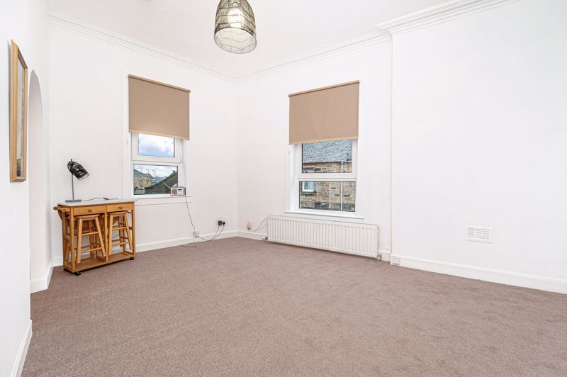 Property photo 3 of 20 Lounge