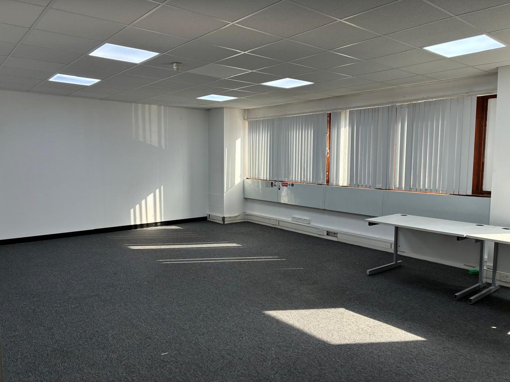 Property photo 1 of 2