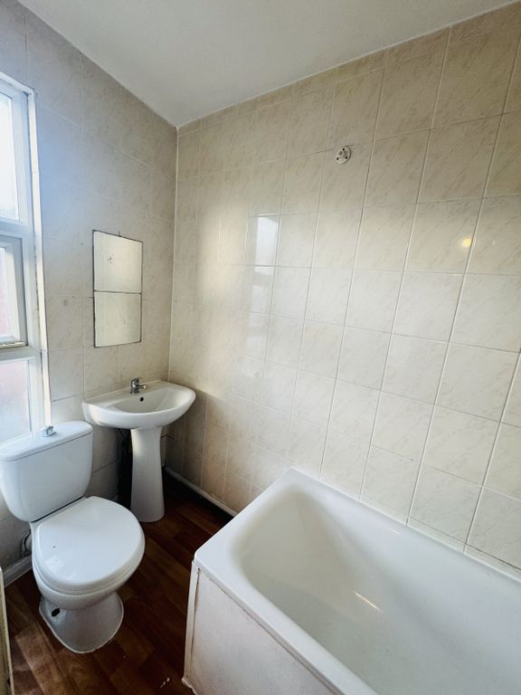 Property photo 2 of 5 Gallery