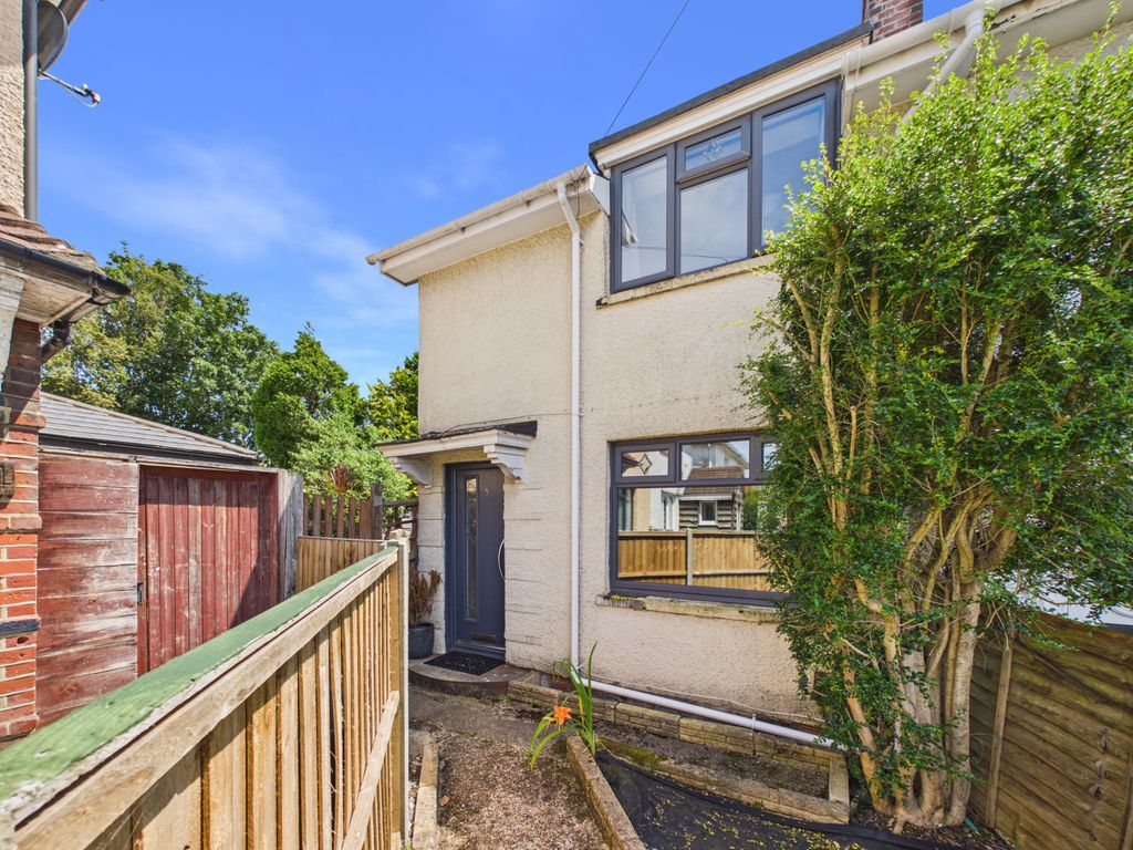 Property photo 1 of 13 3 Bedroom End Terrace House For Sale