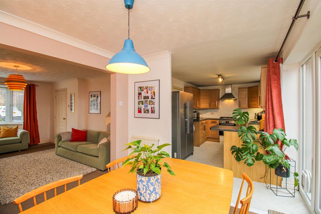 Property photo 3 of 16 Dining Room