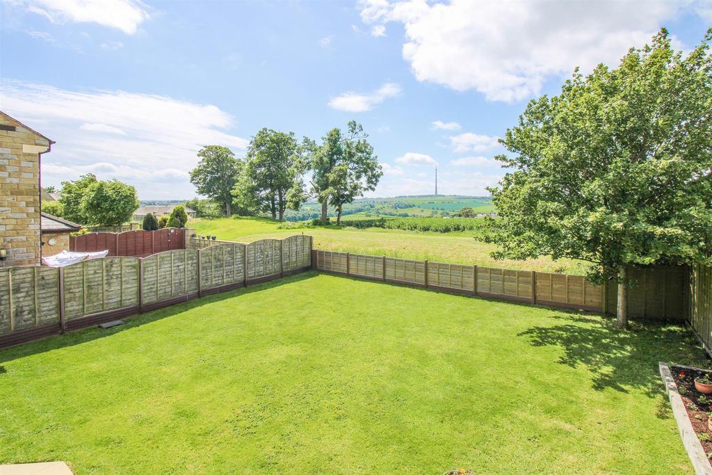 Property photo 2 of 23