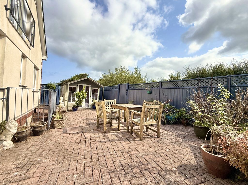 Property photo 2 of 16 Picture No. 23