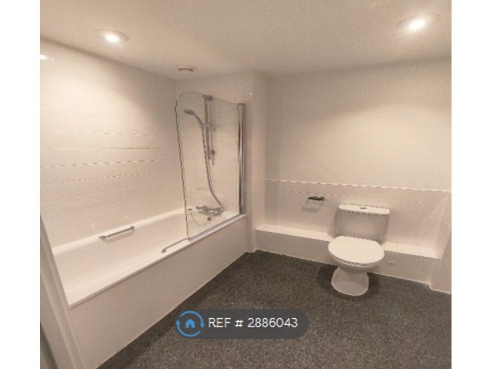 Property photo 3 of 6 Bathroom