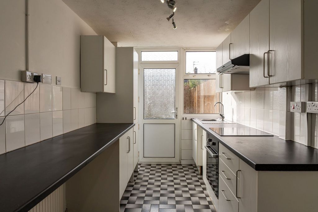 Property photo 2 of 22