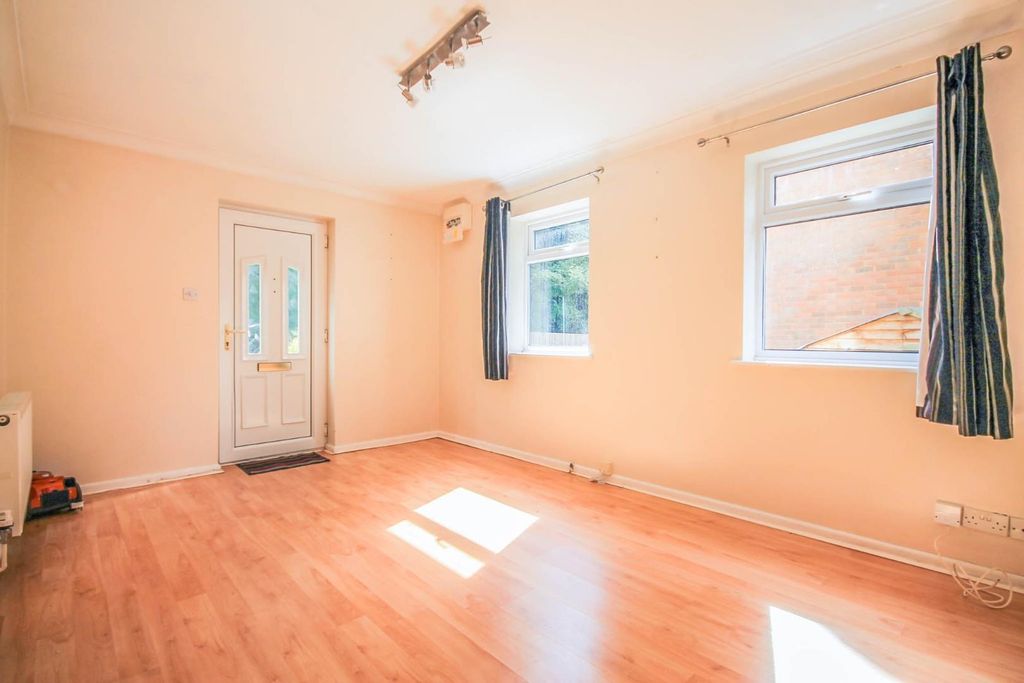 Property photo 3 of 7 Img_1351.Jpg