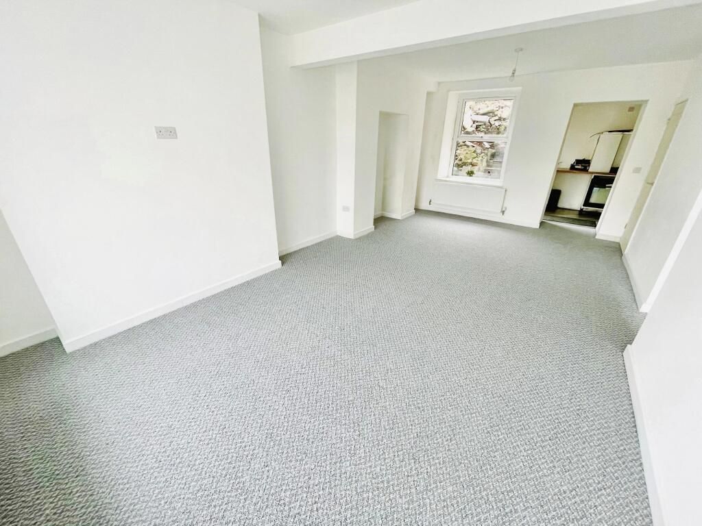 Property photo 1 of 7 Lounge