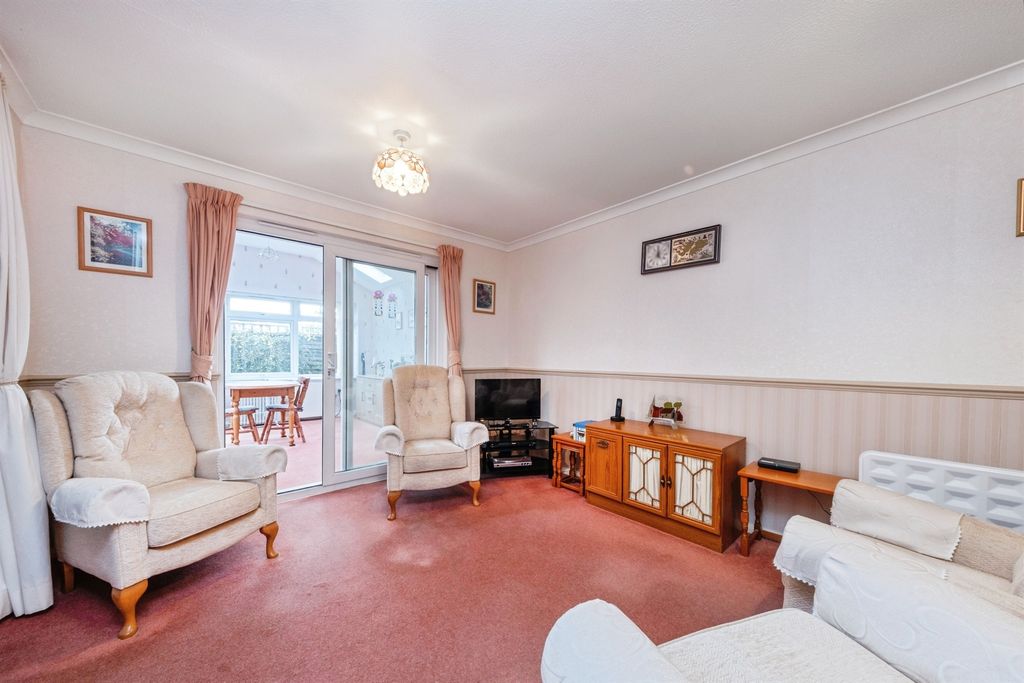 Property photo 2 of 16