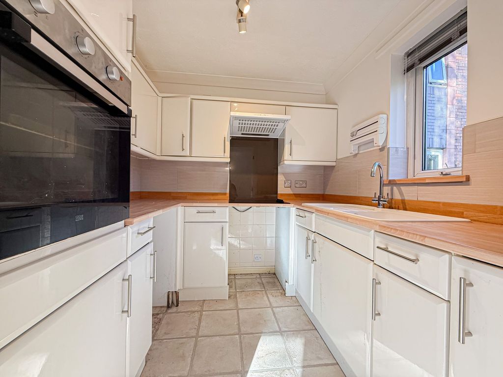 Property photo 2 of 12 Photo 6