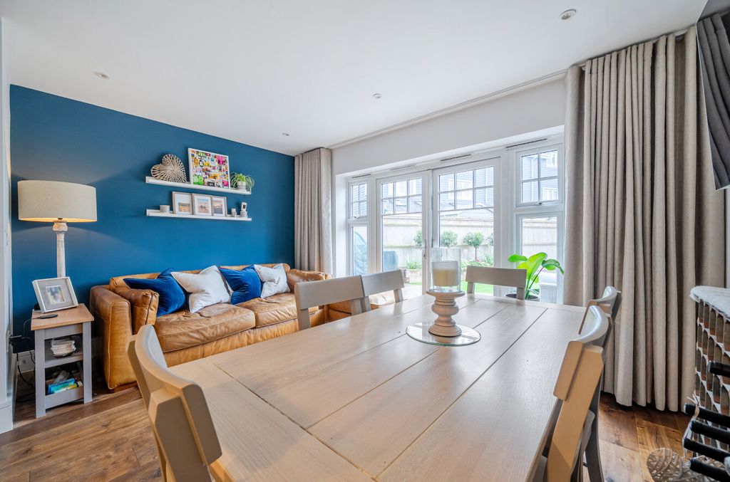 Property photo 2 of 17 1348480-6-68B875d...