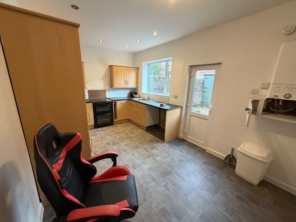 Property photo 3 of 6