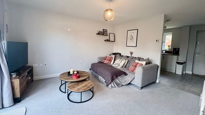 Property photo 3 of 12 Photo 4