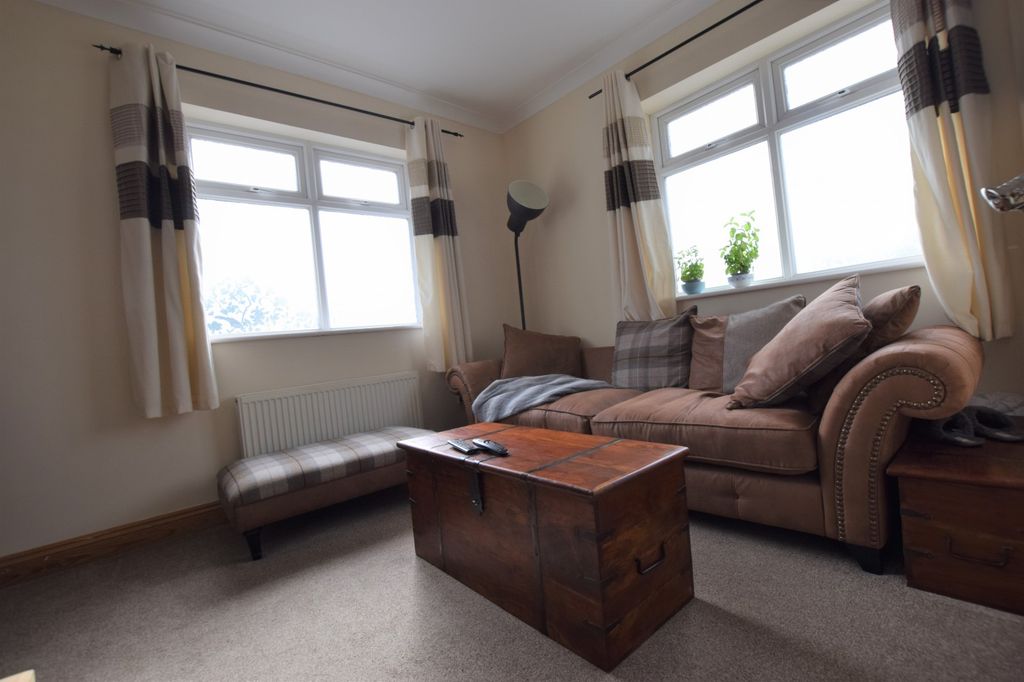 Property photo 2 of 7 Lounge