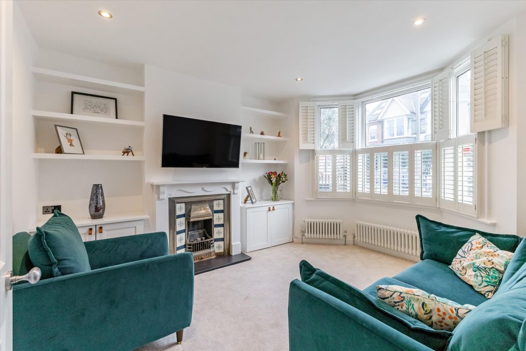 Property photo 3 of 12 Image