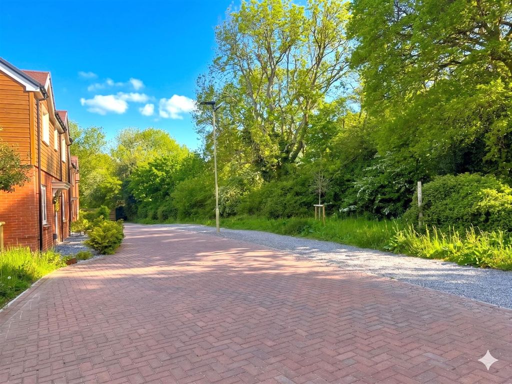Property photo 3 of 18 Street View.Jpg