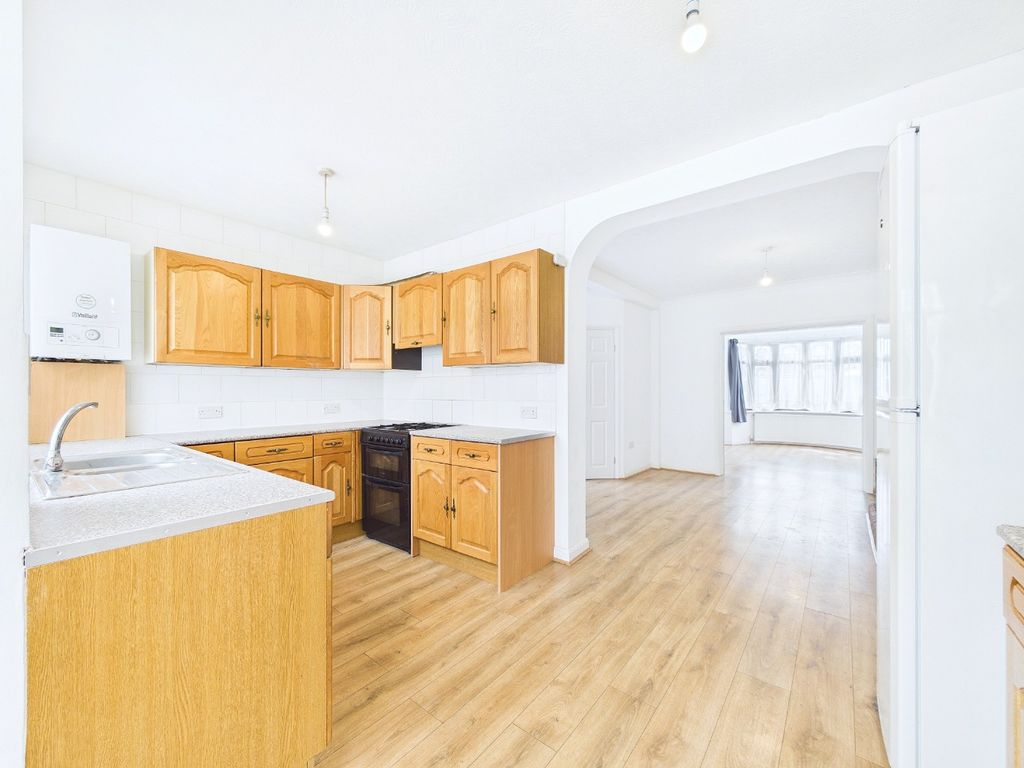 Property photo 2 of 25 3992563