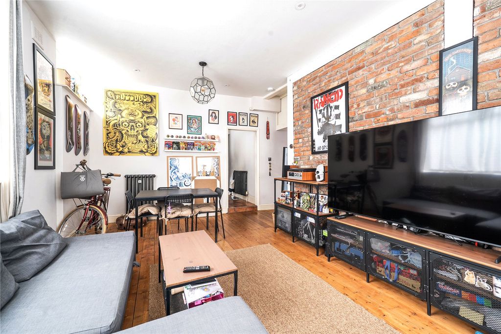 Property photo 2 of 11 Picture No. 23