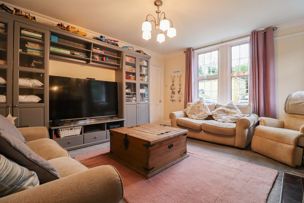 Property photo 3 of 33 3689736