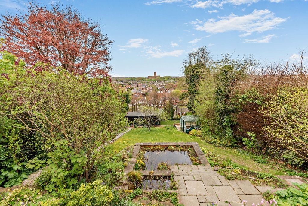 Property photo 2 of 16 Picture No. 03