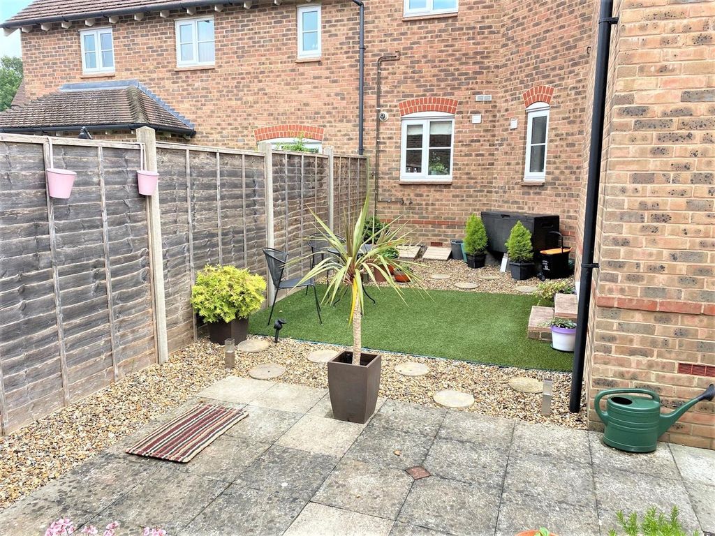 Property photo 2 of 8 Communal Garden