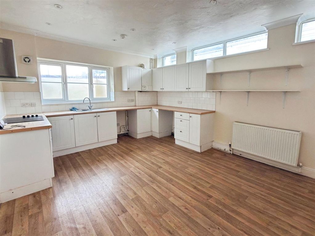 Property photo 3 of 14 St Peters St (4).Jpg