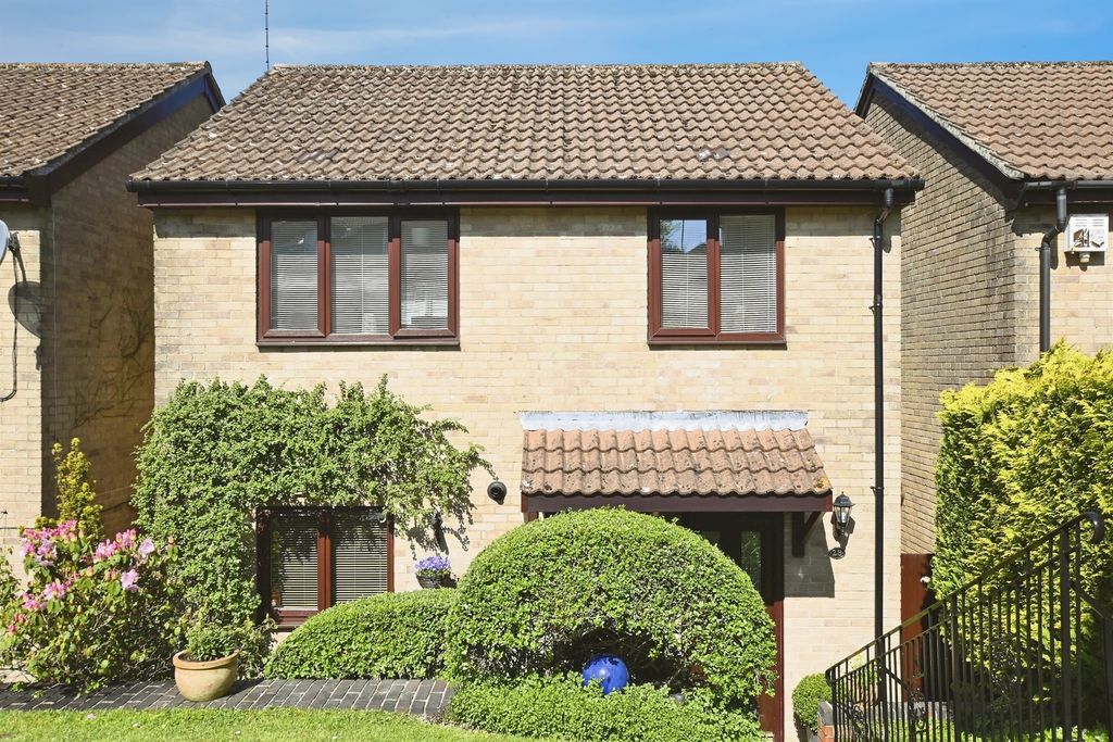 Property photo 1 of 25