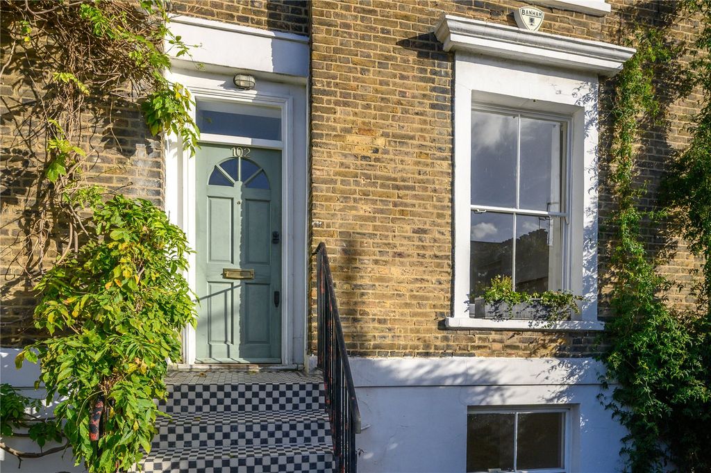 Property photo 2 of 14 Exterior