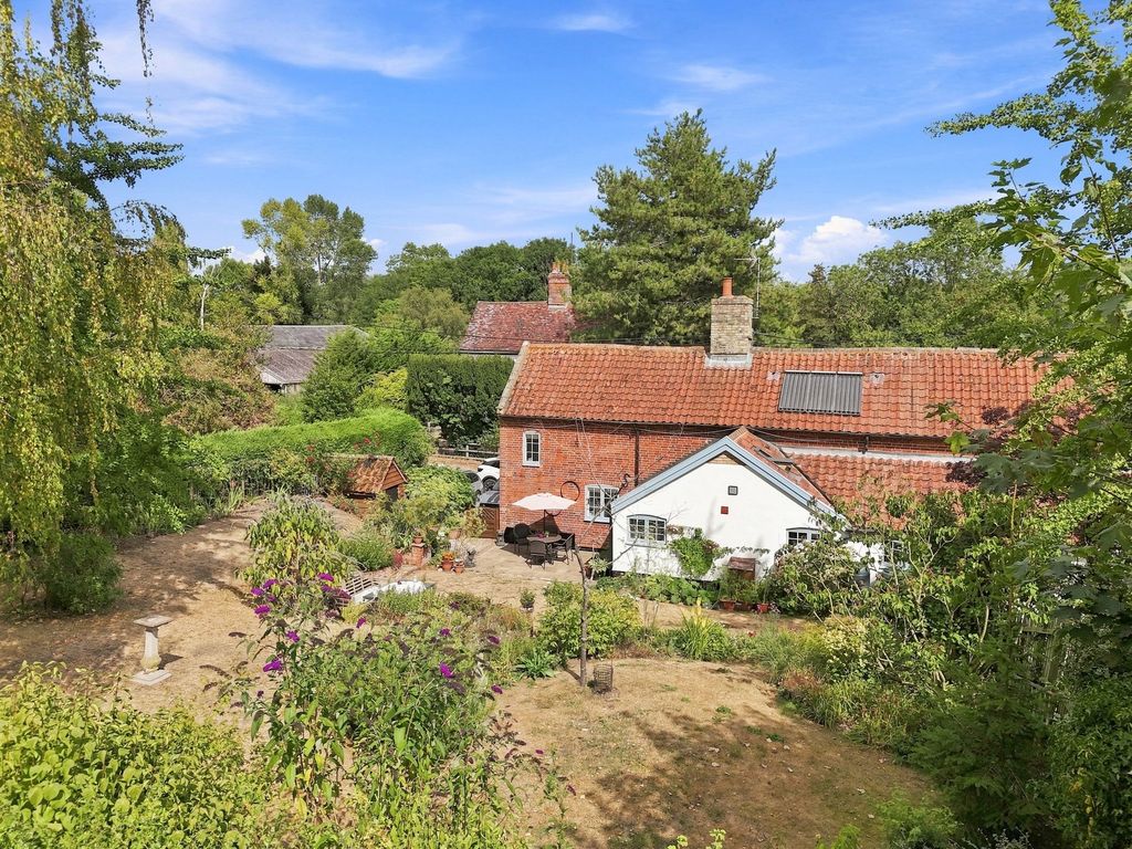 Property photo 1 of 24