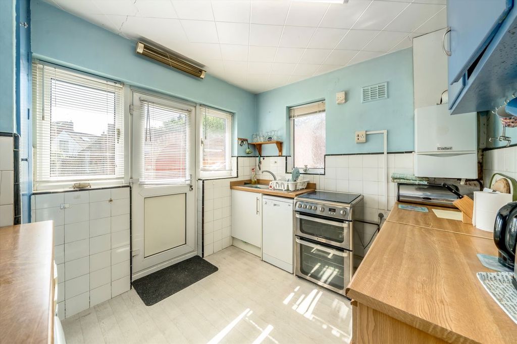 Property photo 3 of 4