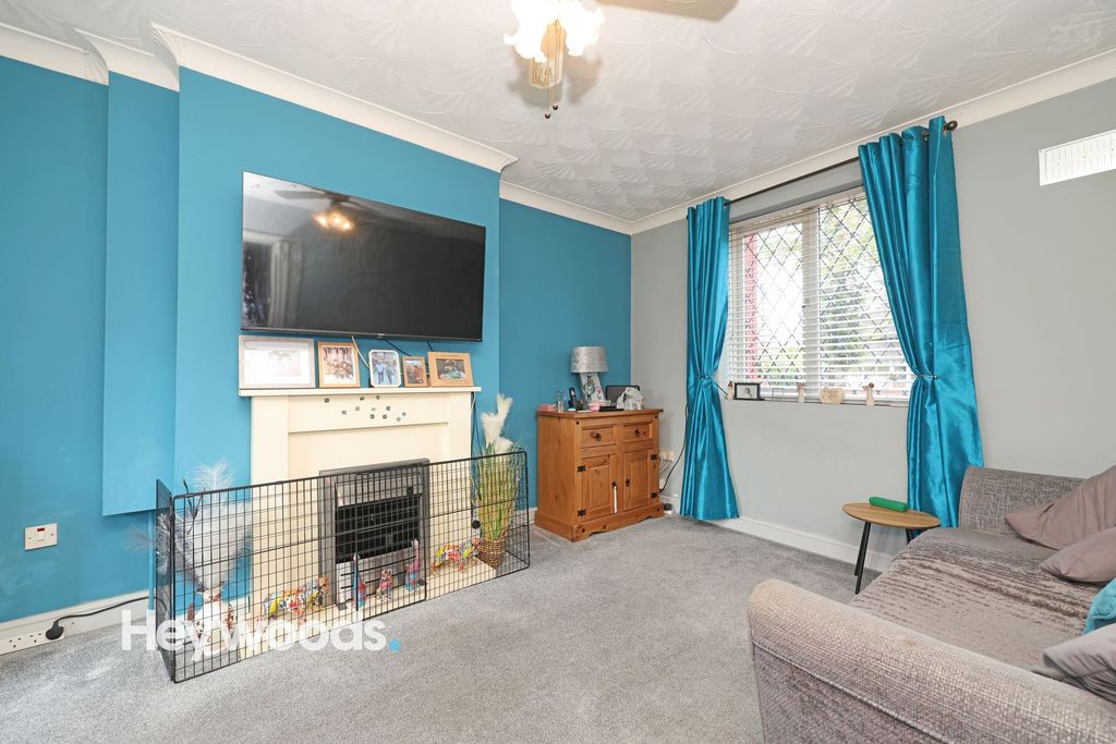 Property photo 3 of 44